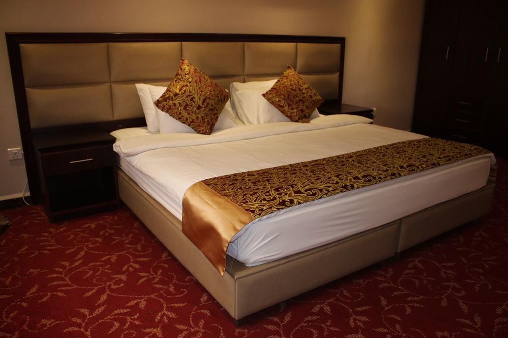 Bustan Masterpieces Hotel Arar Ngoại thất bức ảnh